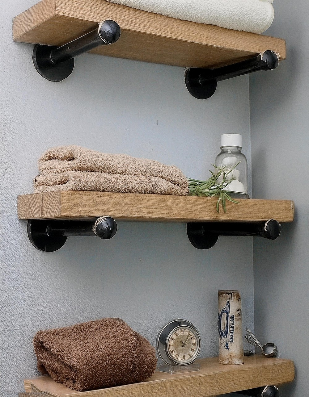 Industrial Look in Your Bathroom with Reclaimed Board Shelves