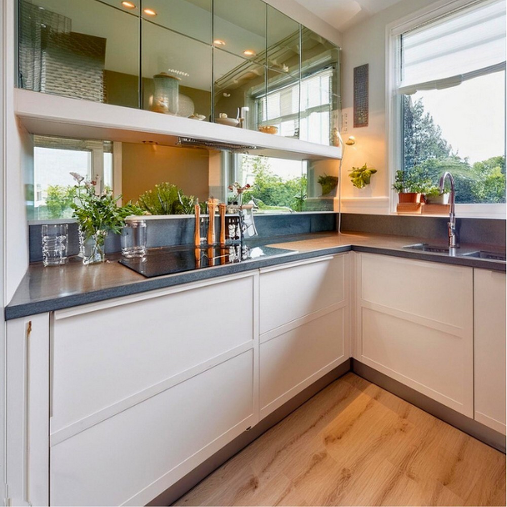 Mirror Backsplash