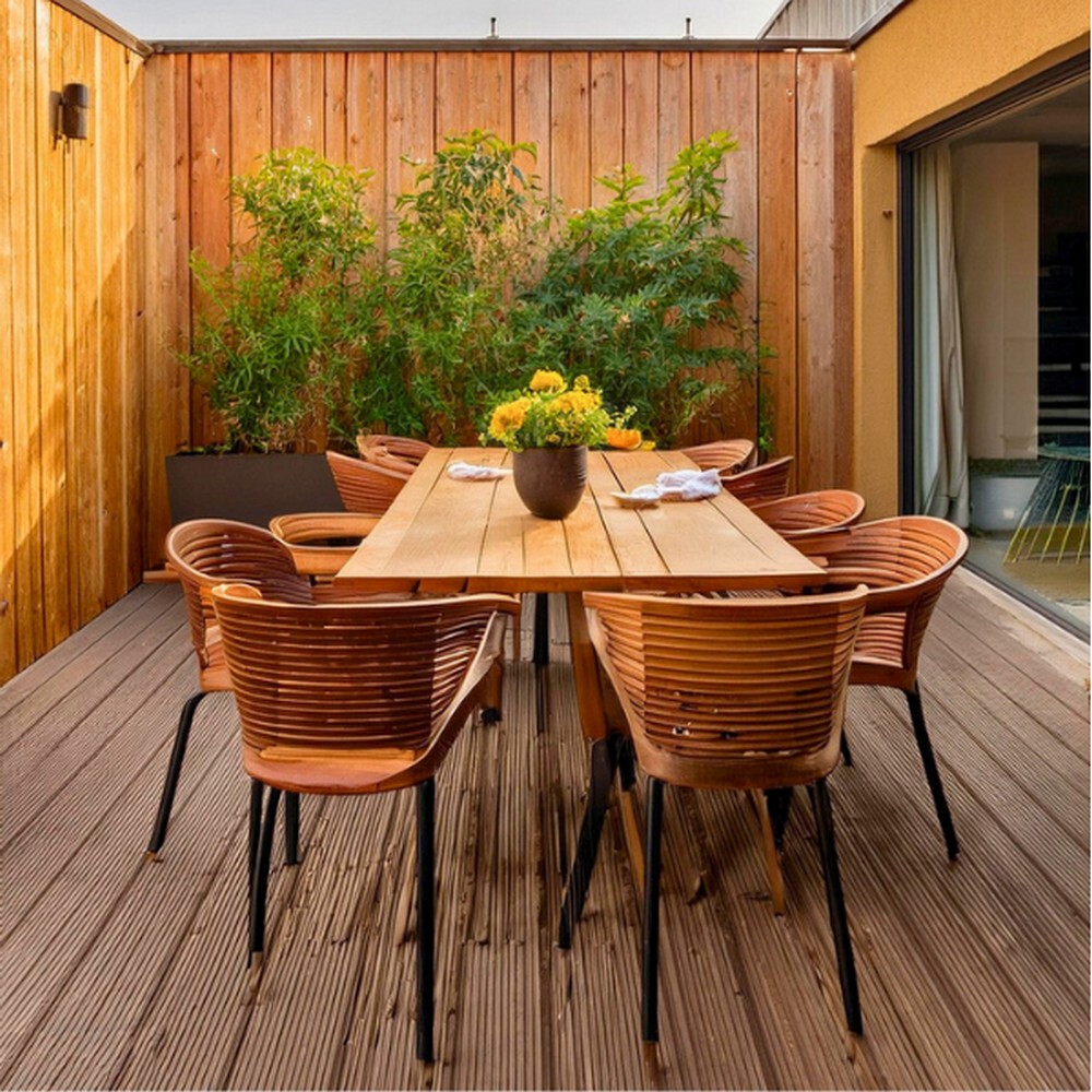 Outdoor Dining Delight