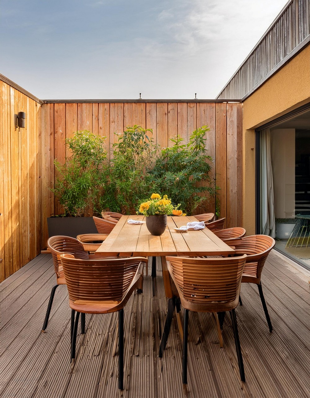 Outdoor Dining Delight
