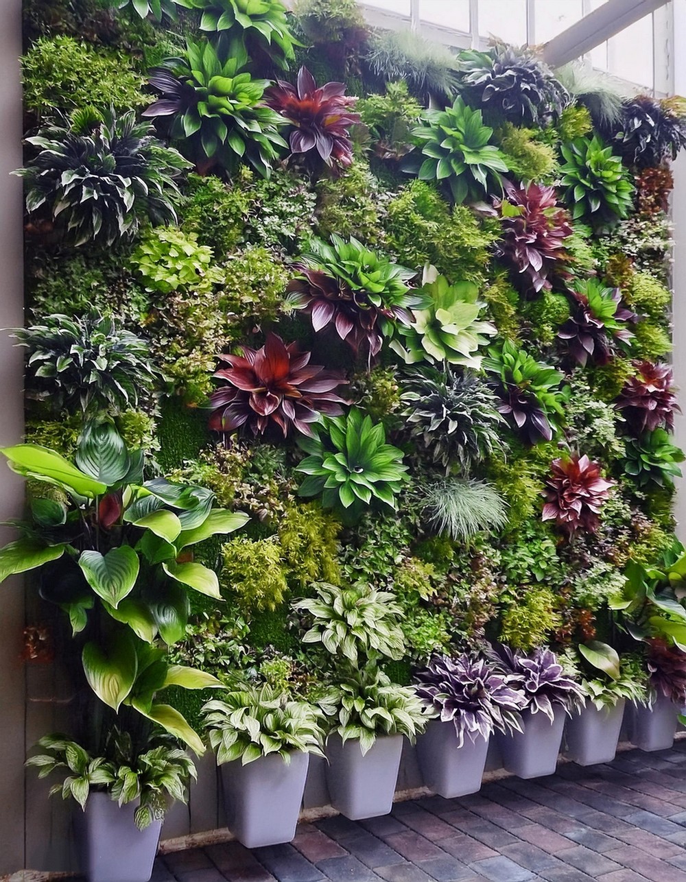 Artificial vertical garden