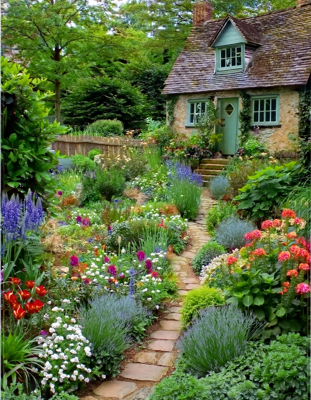English Cottage Garden