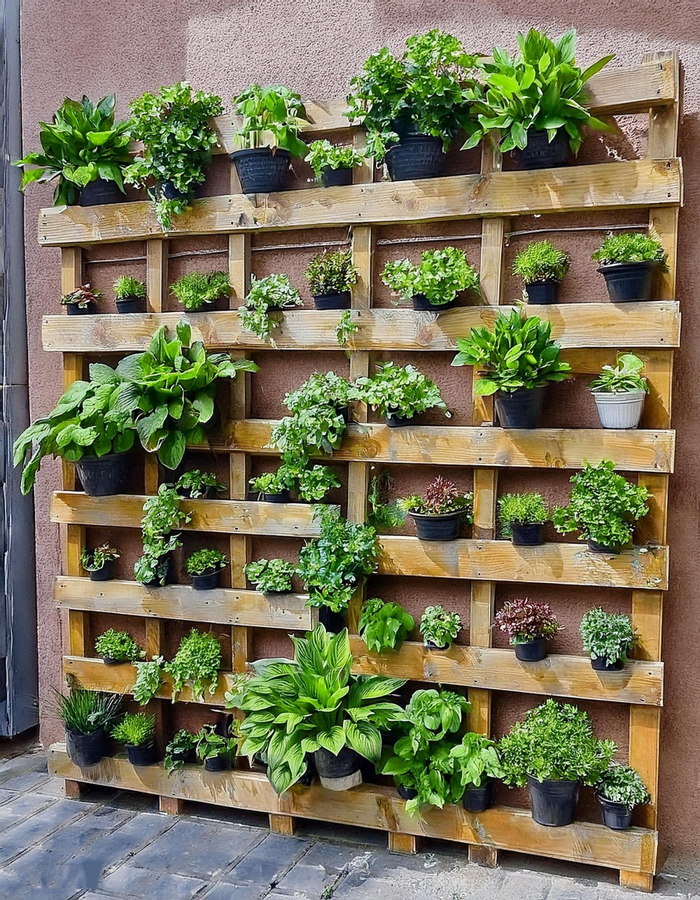 Unique pallet-made vertical garden